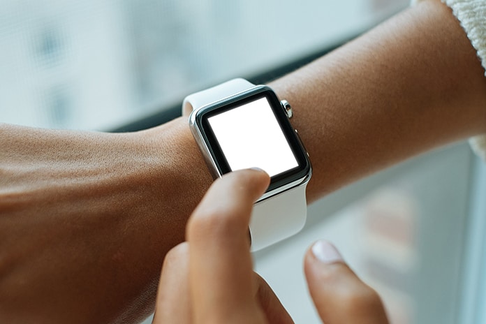 use apple watch as a flashlight