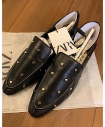 ZARA | スタッズ付ソフトレザーローファー(ローファー)