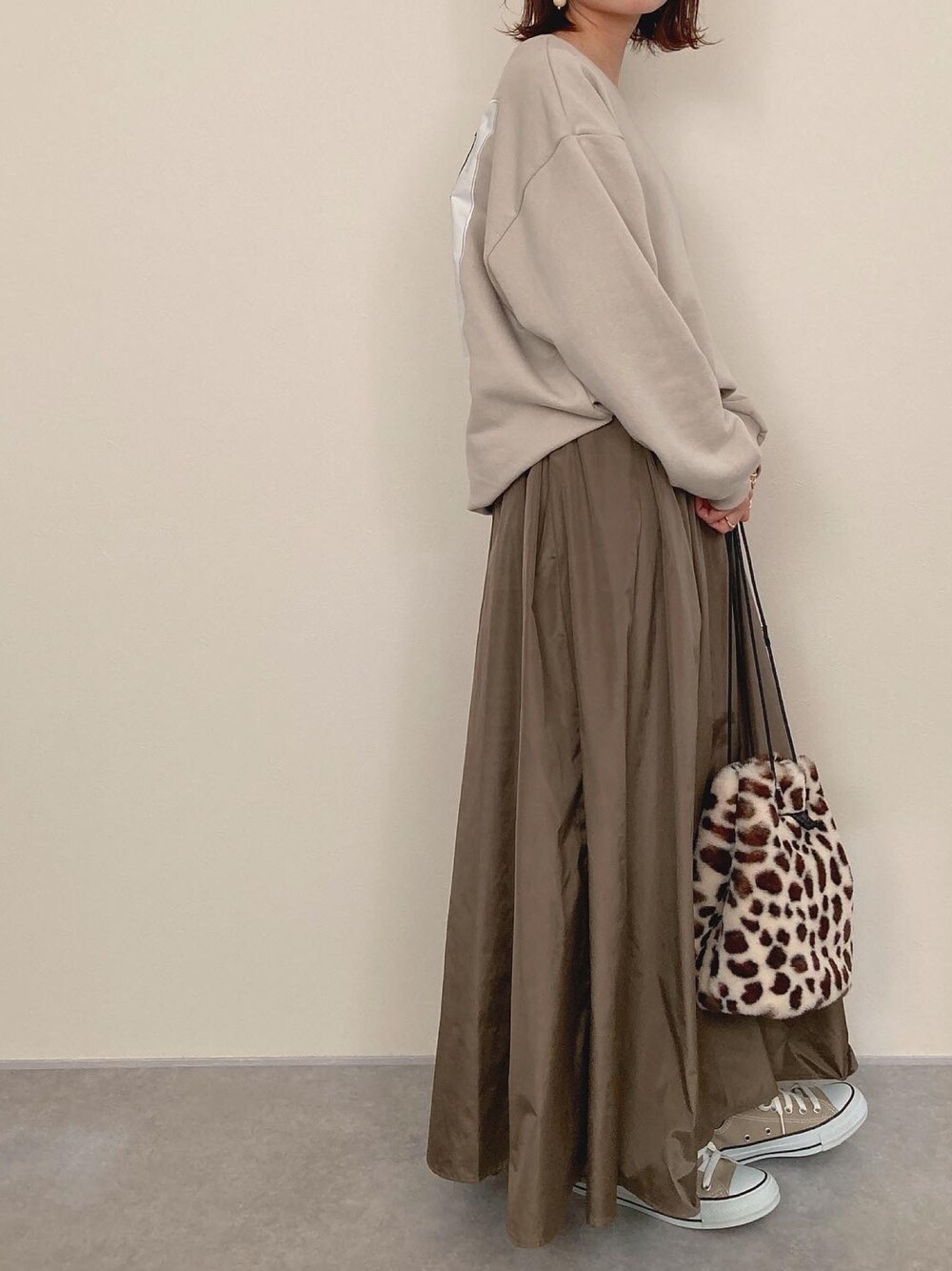 rumiさんの「タフタロングスカート（rectangle）」を使ったコーディネートの1枚目の写真