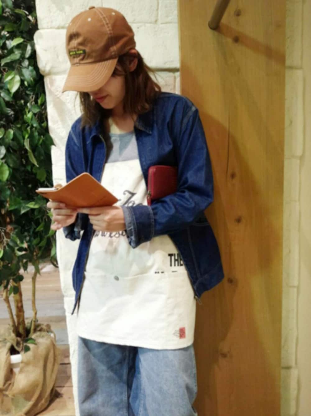 momoさんの「Canvas Apron/キャンバスエプロン（OLD BETTY'S）」を使ったコーディネートの1枚目の写真