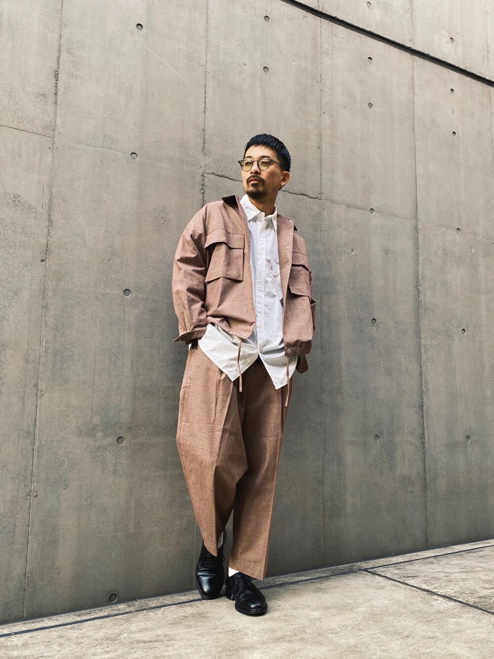 Tomoya  Miuraさんの「【直営限定】Schott/ショット/OVER SIZE BIG SHIRT/ビッグシルエット シャツ（schott）」を使ったコーディネートの1枚目の写真