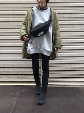 「NIKE(ナイキ)のアイテム(ボディバッグ/ウエストポーチ)」を使った、fumiさん(レディース・158cm・40代)の冬コーディネート