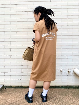 Romiさんの「BAR AND UNDER LOGO 2WAY TOTE MINI」を使ったコーディネート