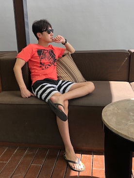「VANS(バンズ)のアイテム(ビーチサンダル)」を使った、akihiro hachiyaさん(メンズ・173cm)の冬コーディネート
