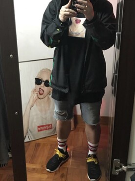 「NIKE(ナイキ)のアイテム(トレンチコート)」を使った、Heath Wongさん(メンズ・163cm)の冬コーディネート