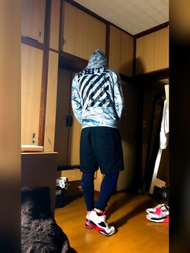 「NIKE(ナイキ)のアイテム(パンツ)」を使った、竹内陸人さん(メンズ・178cm・10代)の冬コーディネート