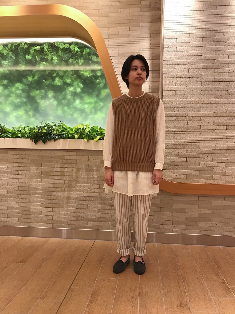 タカハシさんの「【crepuscule】鹿の子ニットベスト WOMEN（crepuscule）」を使ったコーディネートの1枚目の写真