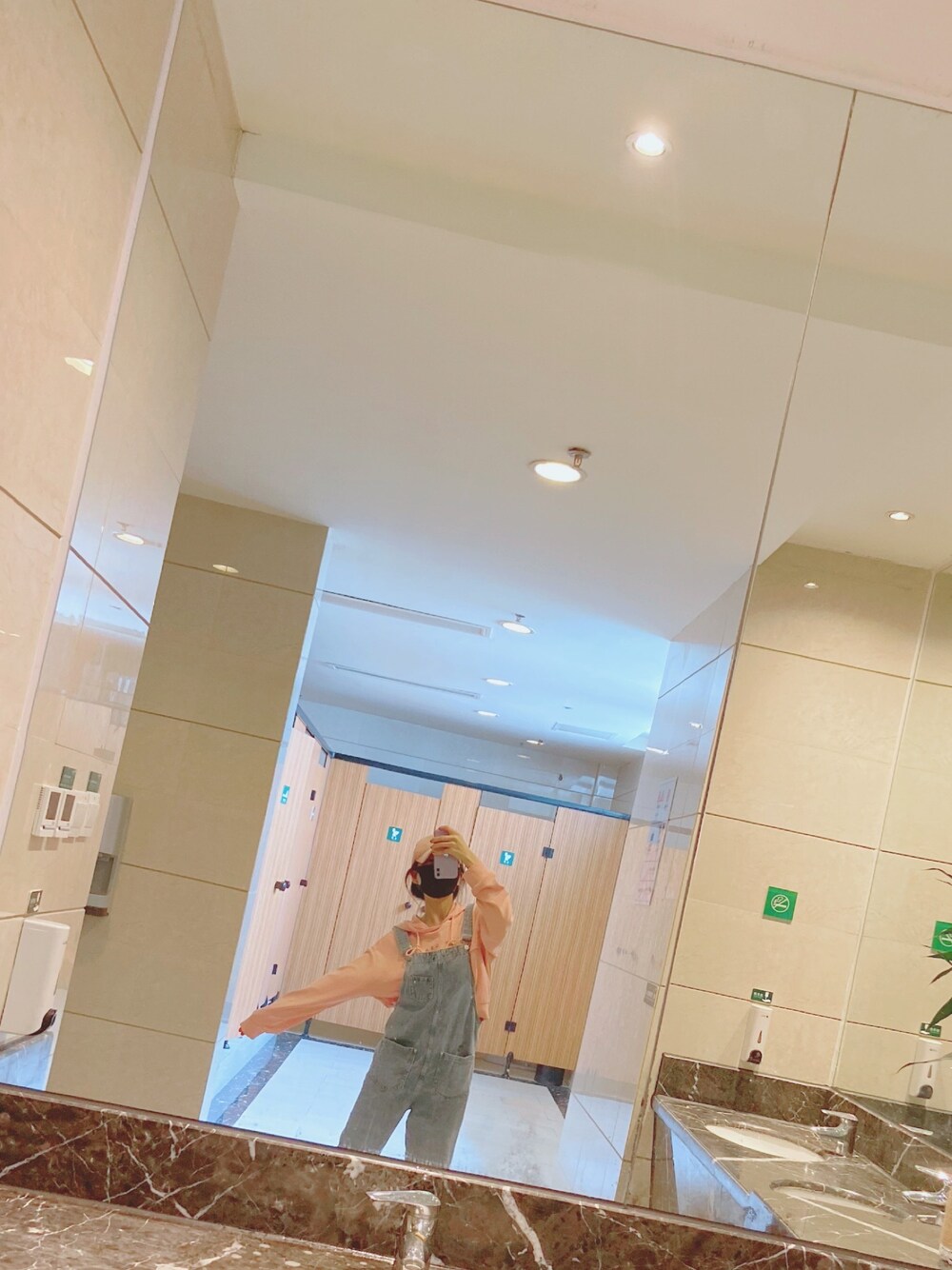 Cynthia さんの（NO）を使ったコーディネートの1枚目の写真