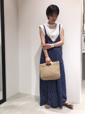 「BEAUTY&YOUTH UNITED ARROWS(ビューティーアンドユースユナイテッドアローズ)の<VELATTI>ボリュームバングル(バングル/リストバンド、シルバー系)」を使った、渡邉 楓さん(レディース・166cm)の夏コーディネート