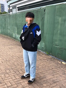 「NIKE(ナイキ)のアイテム(トレンチコート)」を使った、Jess Leungさん(レディース・161cm)の冬コーディネート