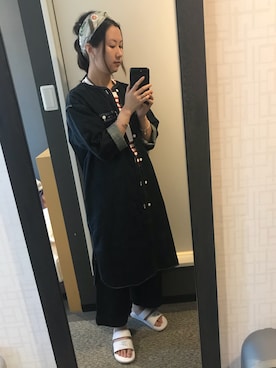 「NIKE(ナイキ)のアイテム(ビーチサンダル)」を使った、Tang Chung Han Hodyさん(レディース・163cm)の秋コーディネート