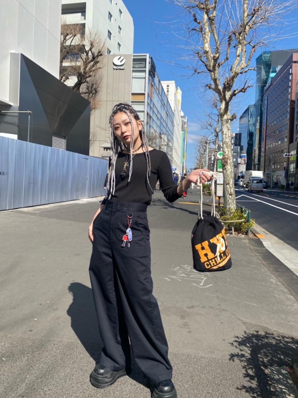 Kiminoさんの「COLLEGE COLLAGE スウェット巾着（HYSTERIC GLAMOUR）」を使ったコーディネートの1枚目の写真