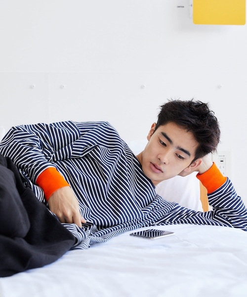 Kastane(カスタネ)の「【WHIMSIC】COLOR RIB LONG SLEEVE BORDER T(Tシャツ/カットソー・レディース・アイボリー/ネイビー・F)」の1枚目の写真