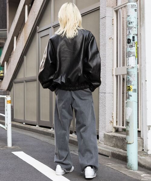 V2／8066 TRACK ジャンパーの4枚目の写真
