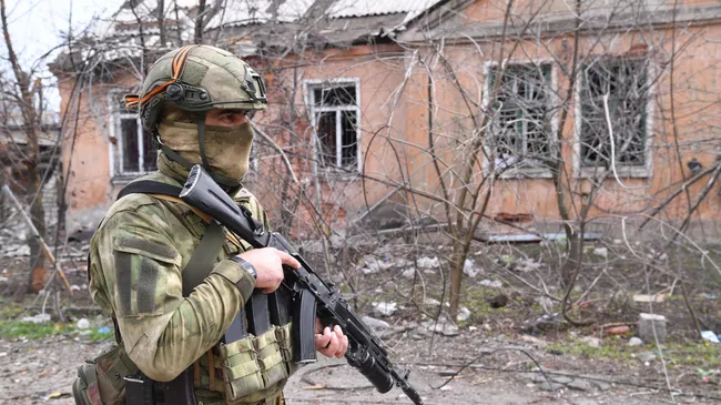 Боец полка полиции специального назначения имени Ахмата Кадырова в ЛНР