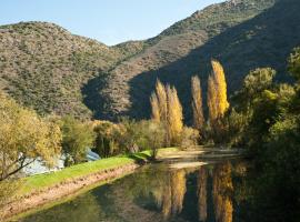 Old Mill Lodge, Seasonal Working Ostrich Farm & Restaurant, Oudtshoorn – luksusowy kemping 