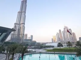 Grandeur 2 Bedroom Apartments I Burj Khalifa & Fountain Views I Free Parking, Gym, Pool, Wi-Fi & PS5 I by Skyline Serenity