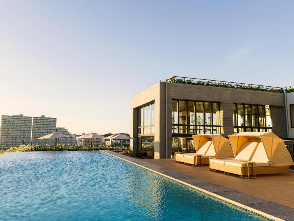 Bazen u ili blizu objekta MB GALLERY CHATAN by THE TERRACE HOTELS