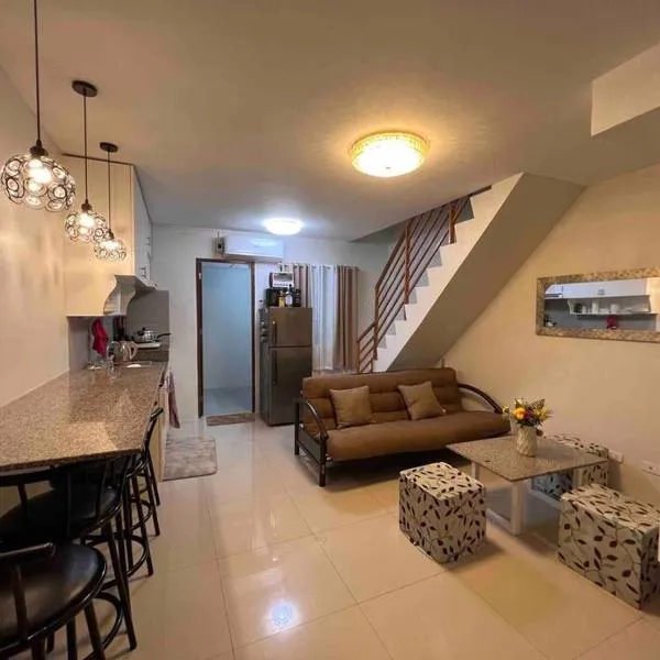 ChaVid town house has two bedrooms, מלון בSan Fernando