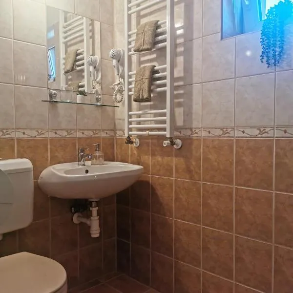 Hordó Panzió és Étterem, hotel Komáromban