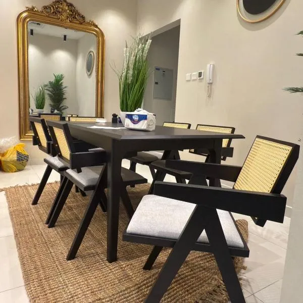 Luxury Private Appartment, hotel in Sharjah