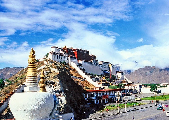 去西藏旅游一次大概需要多少钱一个人？