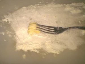 mencetak gnocchi