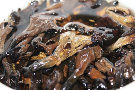 dried black trumphet mushrooms chanterelle soak water