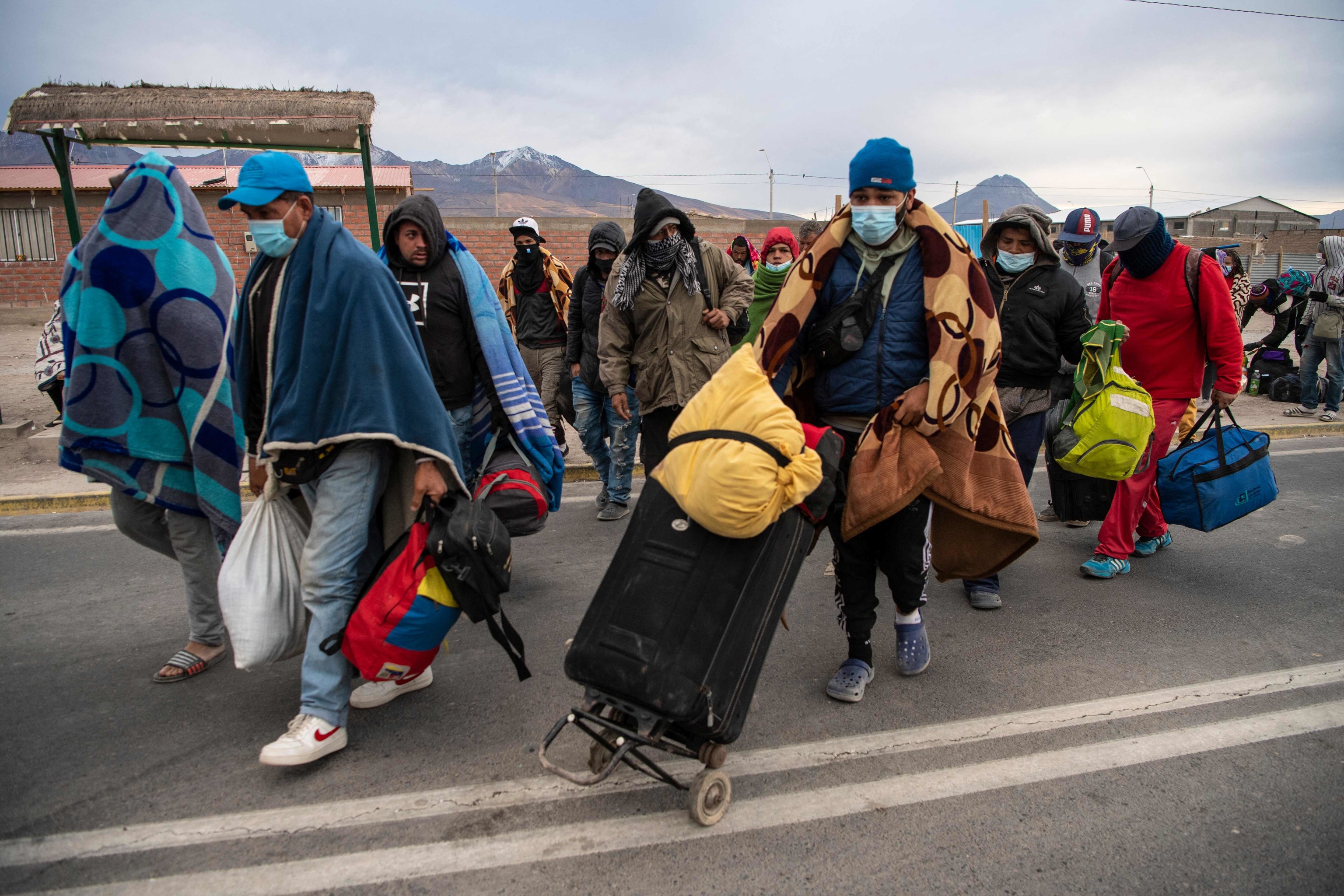 Migrantes venezolanos escapando por Chile.