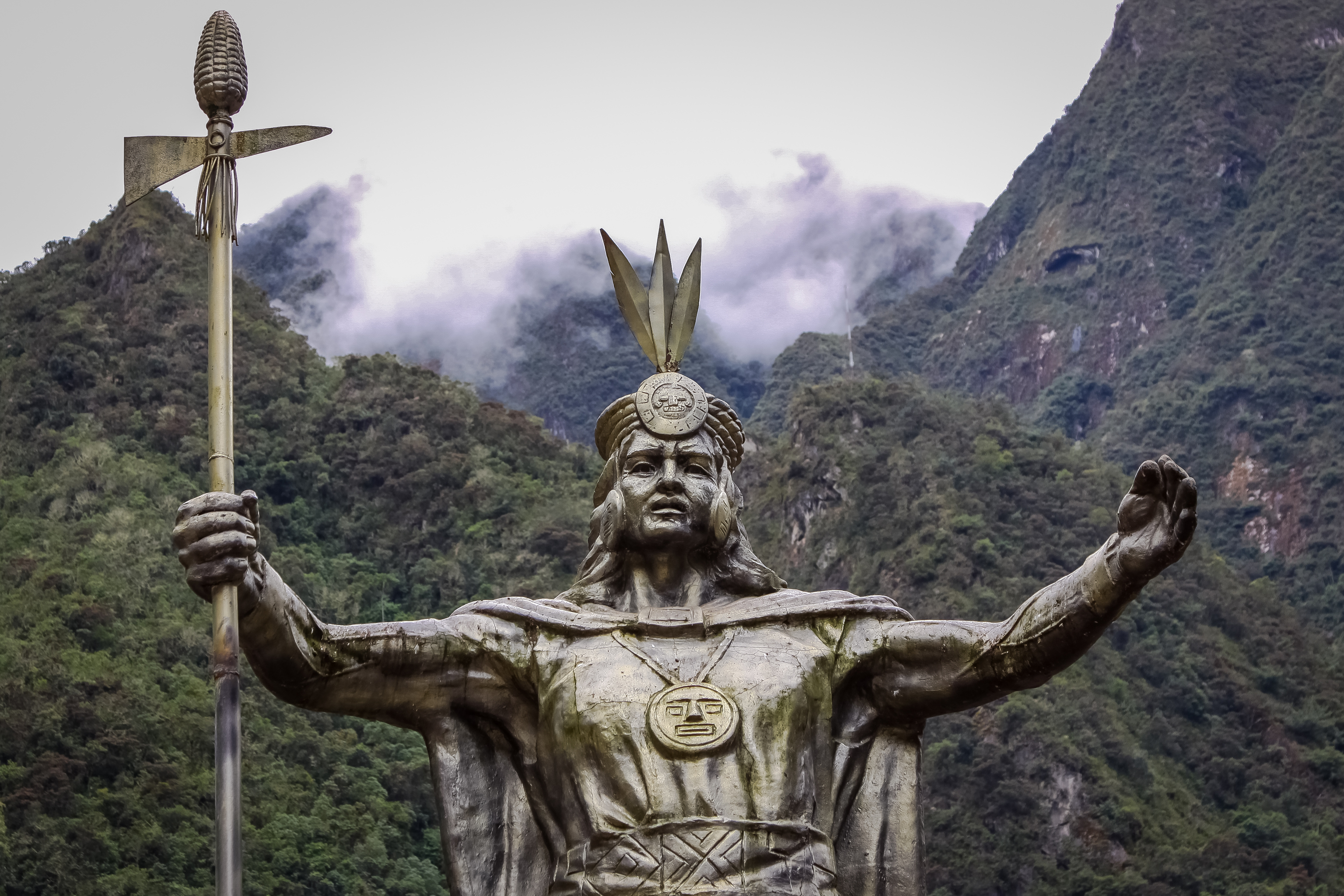 Estatua del gobernador inca Pachac�tec, en Aguas Calientes (Per�).