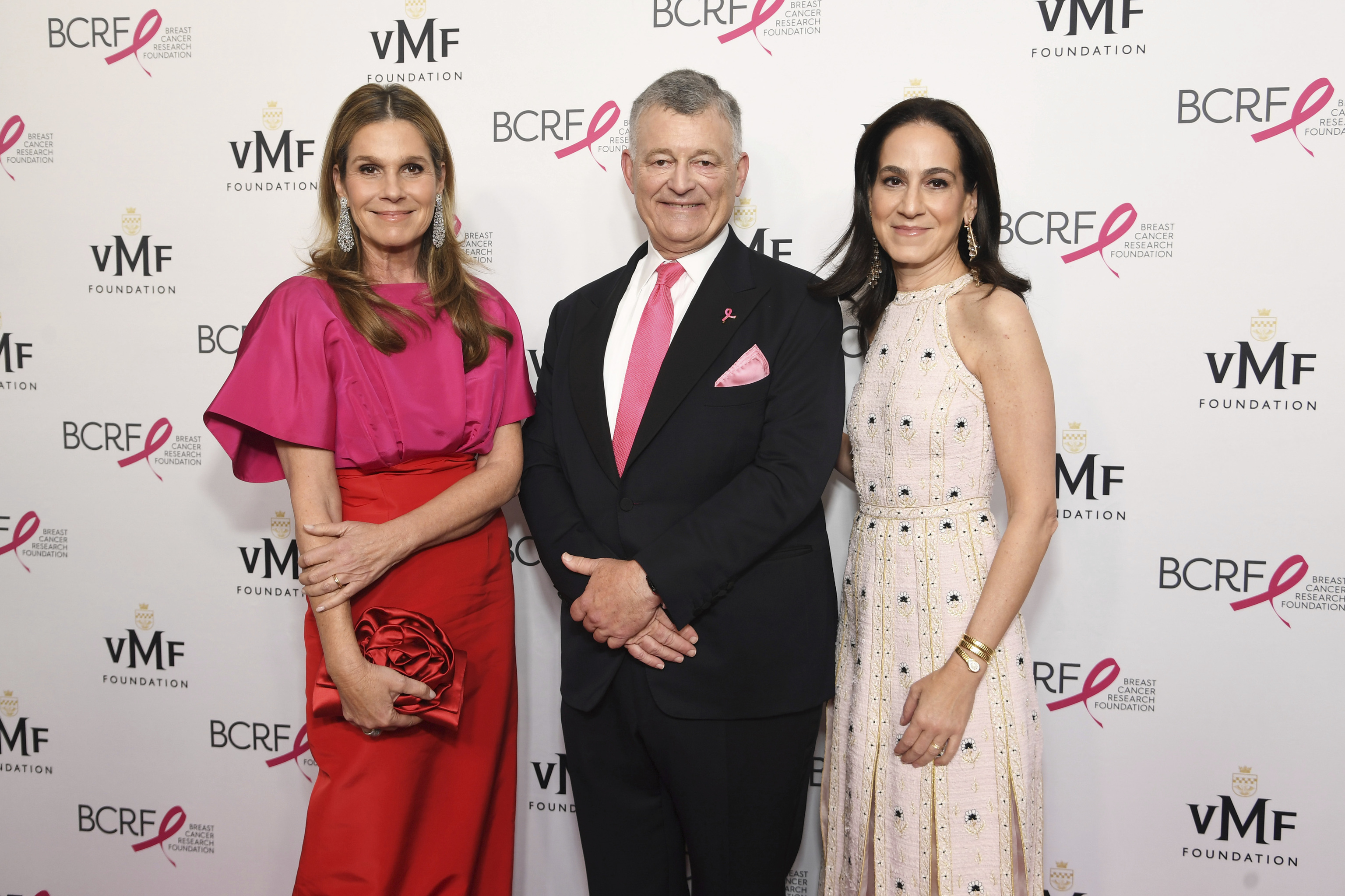 En la imagen, William P. Lauder junto a sus primas, Jane y Aerin Lauder, la tercera generaci�n de la familia