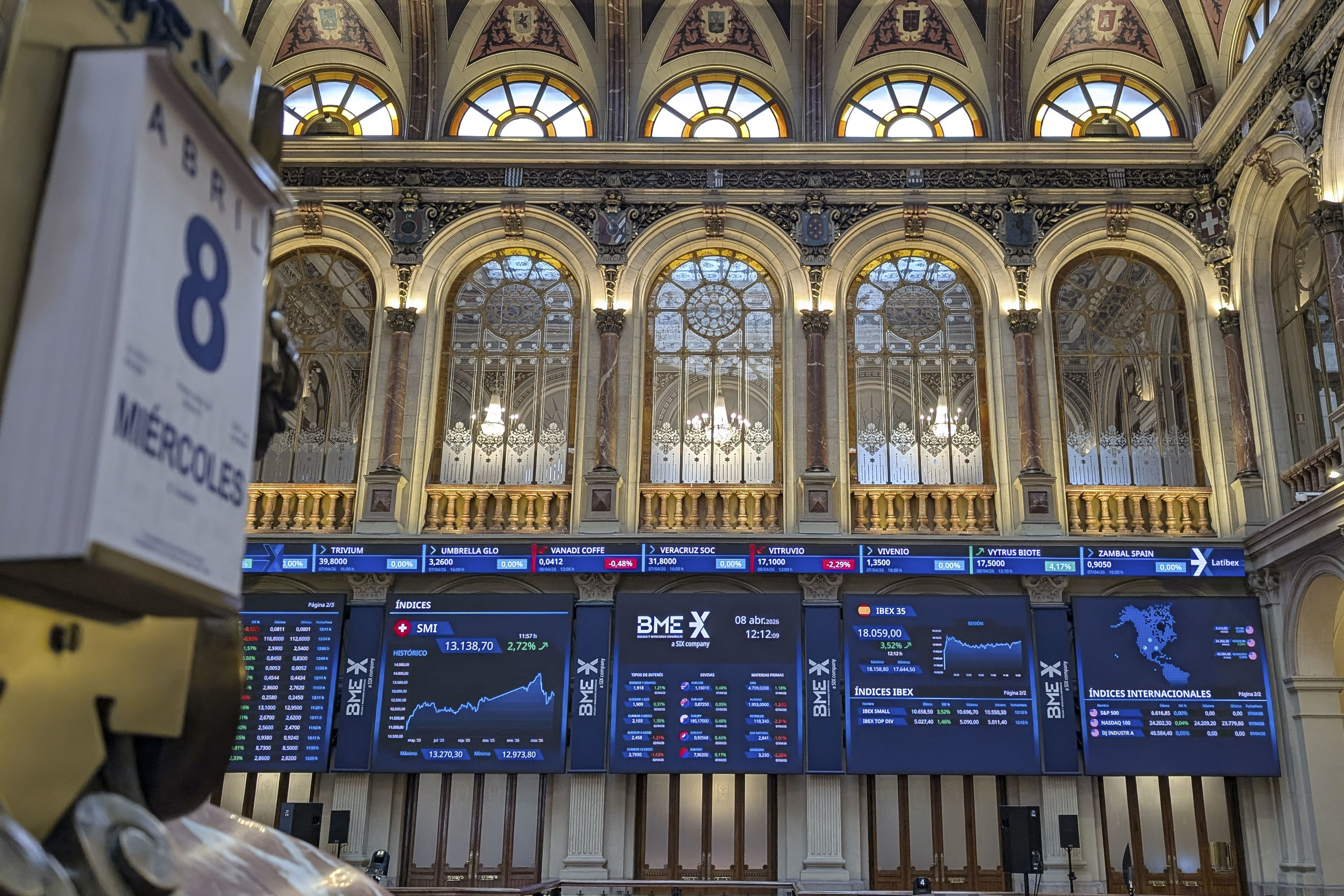 Fotograf�a del interior de la Bolsa de Madrid este mi�rcoles, 8 de abril.