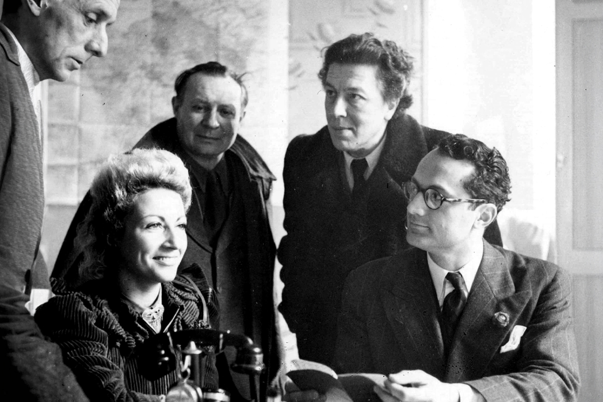Maz Ernst, Chaim Jacob Lipchitz, Andr� Breton, Jaqueline Lamba y Varian Fry, en la villa Air-Bel de Marsella, en 1940