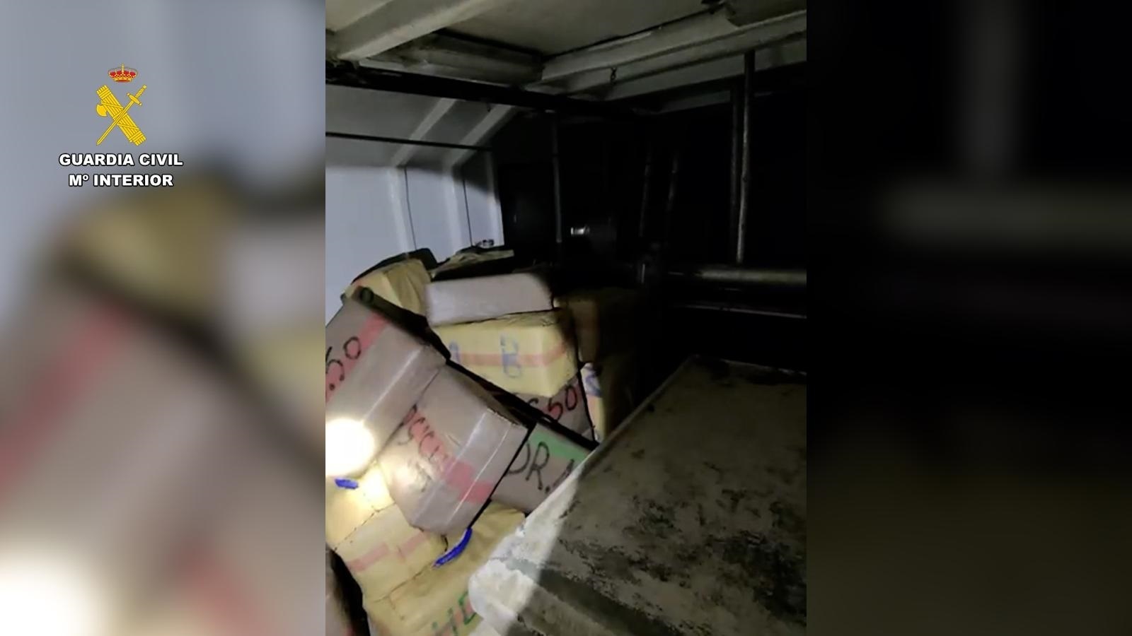 Droga hallada en el doble fondo de la proa de un pesquero en Sanl�car de Barrameda.