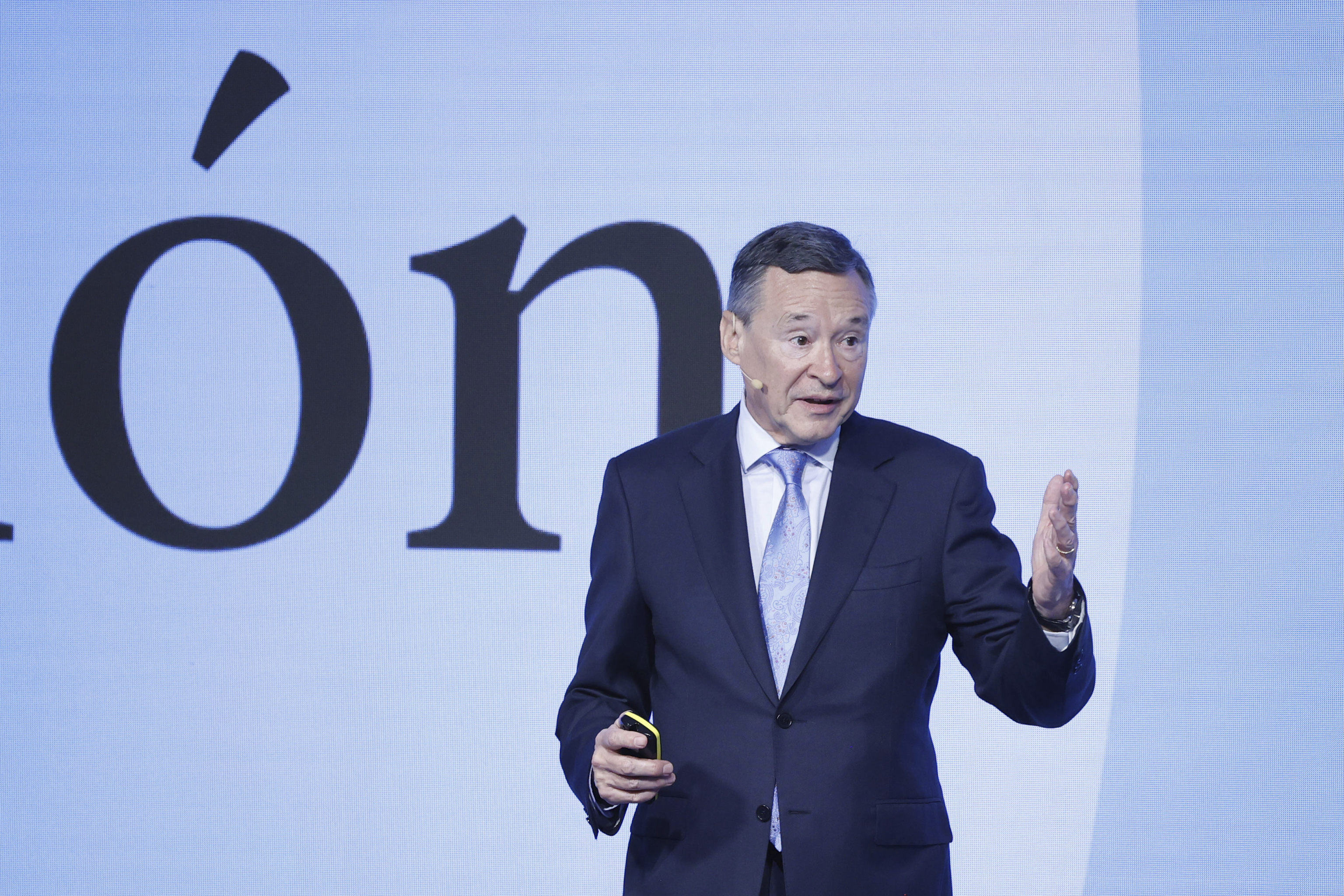 El presidente de Indra, �ngel Sim�n