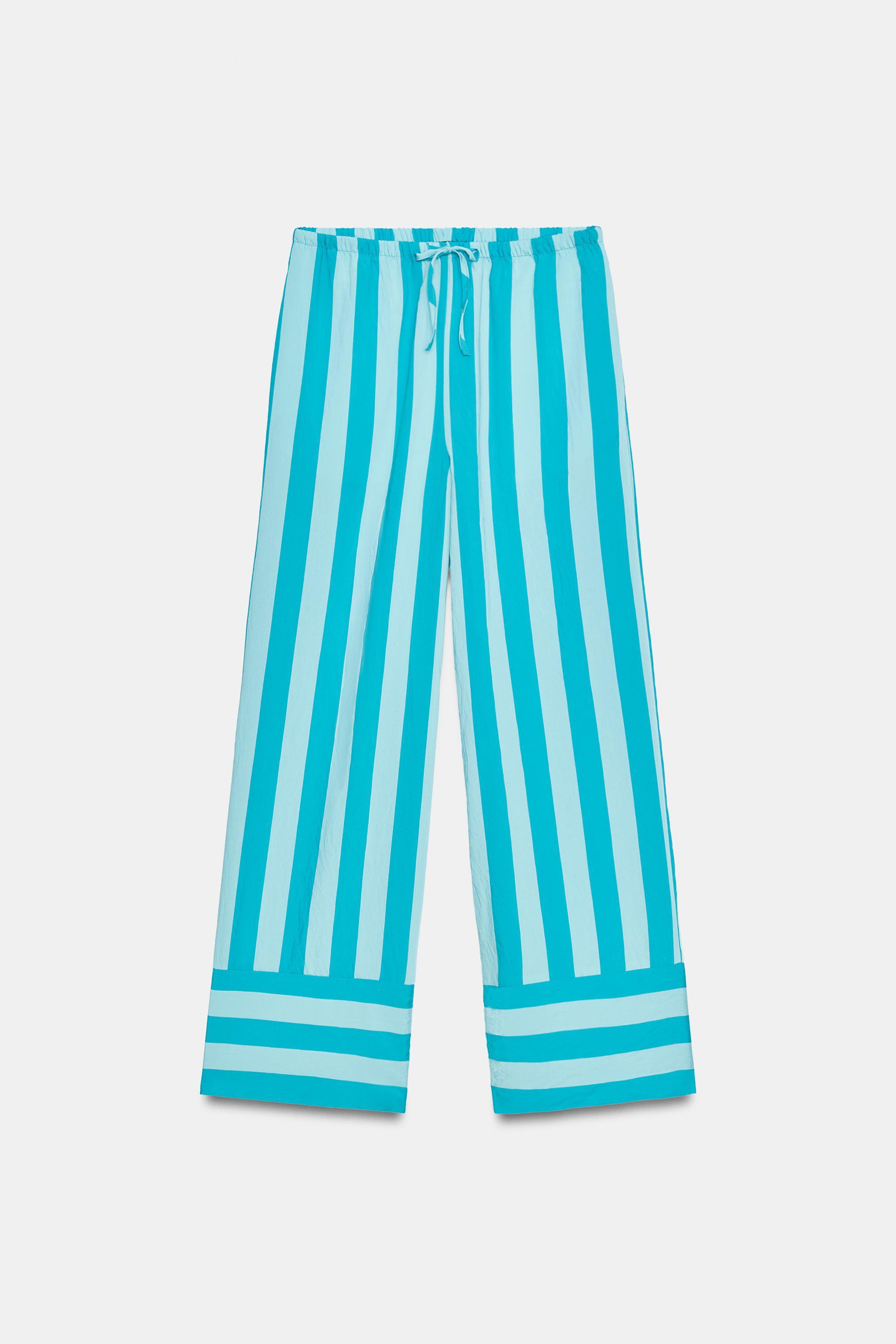 C�mo vestir bien a los 50; Zara tiene estas prendas de nueva colecci�n de verano llenas de color y elegancia y que son pura tendencia: pantal�n de rayas