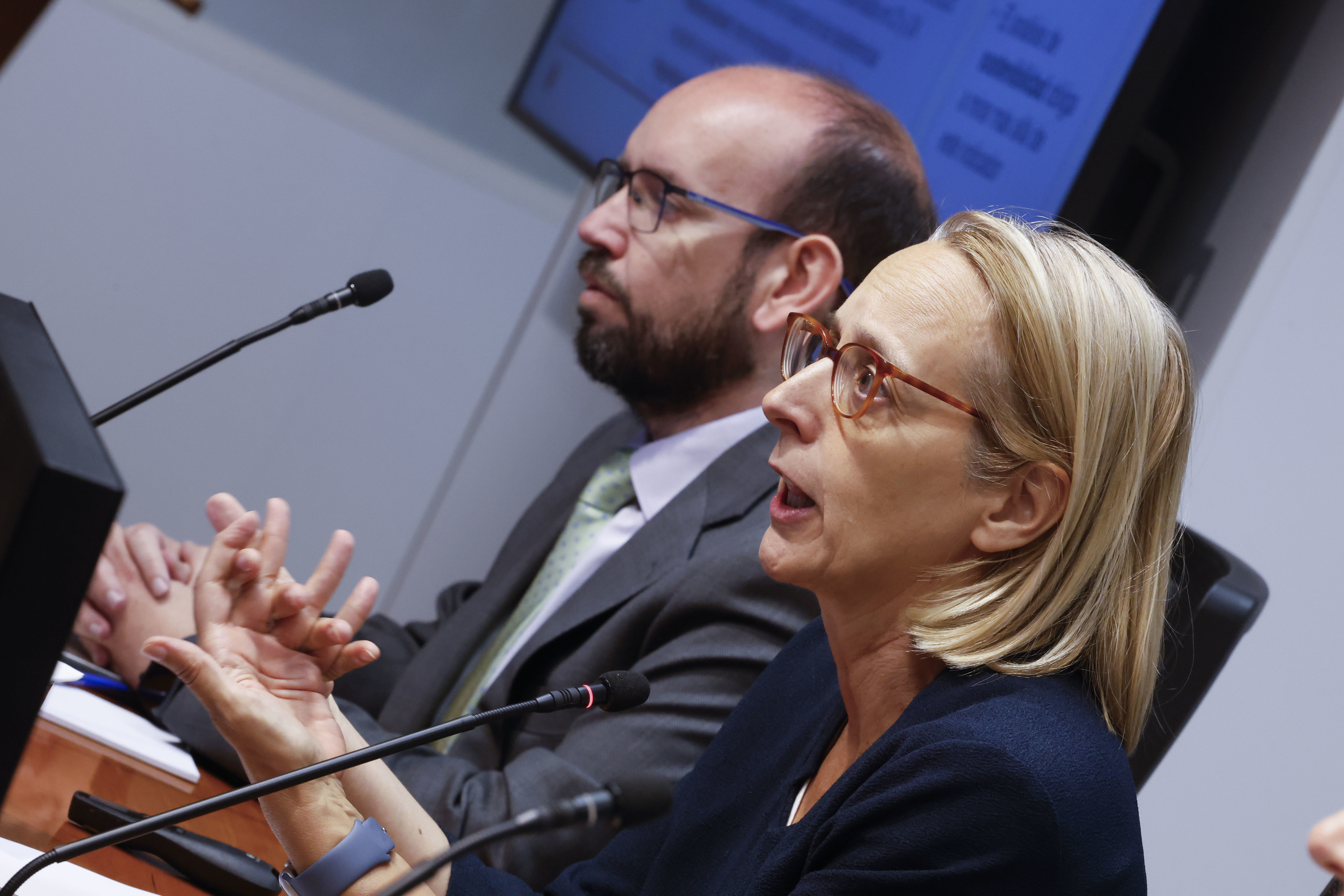 El director de la Divisi�n de An�lisis Presupuestario, Ignacio Fern�ndez Huertas, y la presidenta de la Airef, In�s Ol�ndriz.