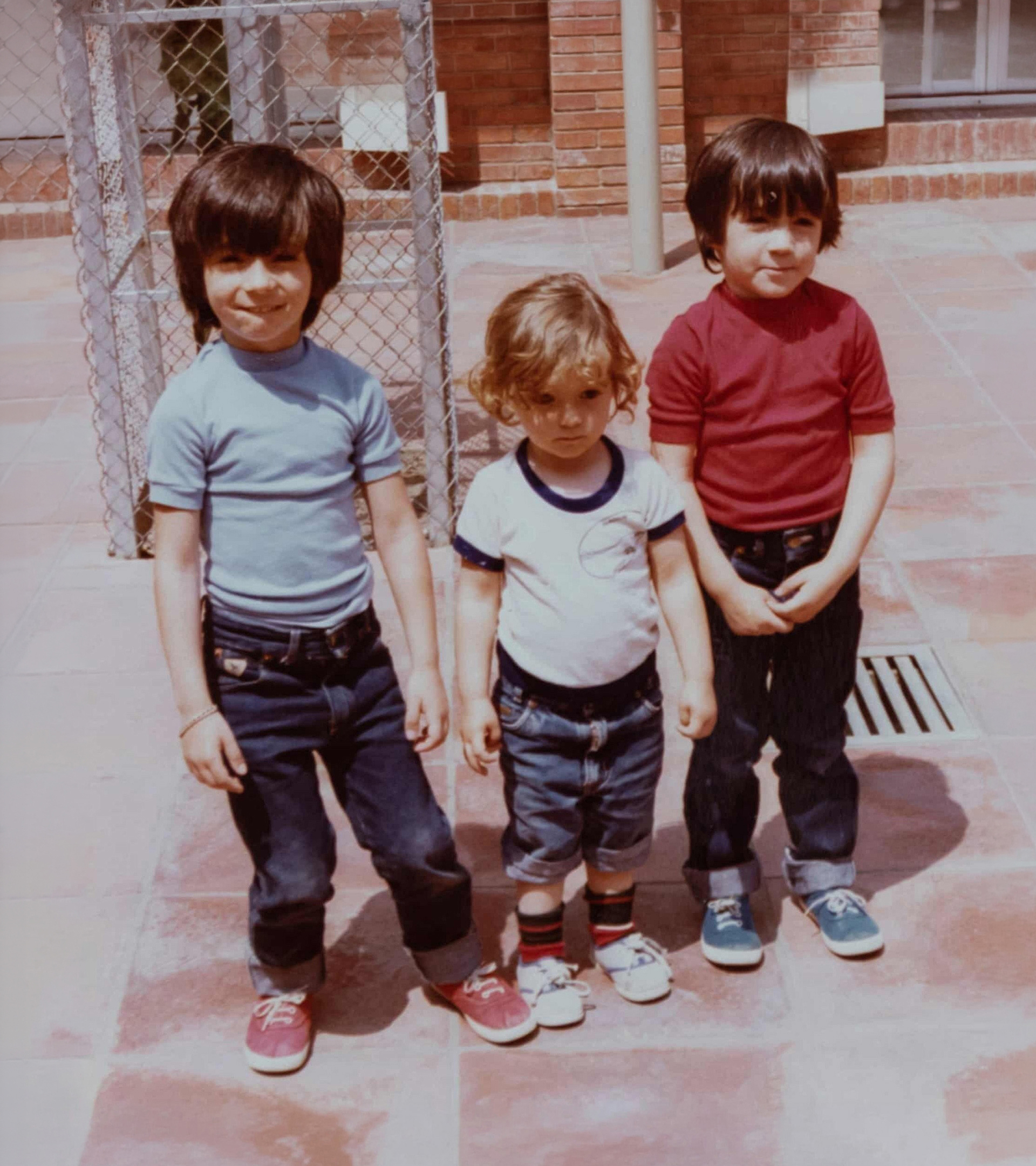 Elvira, Richi y Ram�n, cuando fueron abandonados en Barcelona.