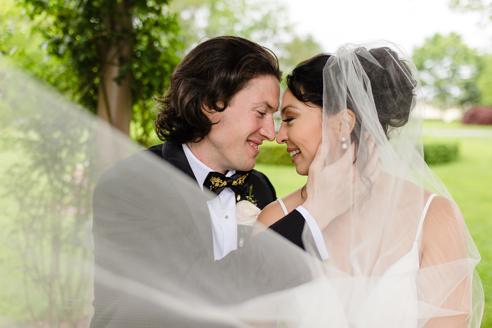 Blush Blossoms & Timeless Love: Julia & Jordan’s Romantic Moonstone Manor Wedding | Elizabeth Anne Designs
