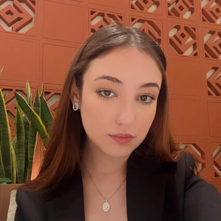 Camila Peralta - Flowium's Project Manager.