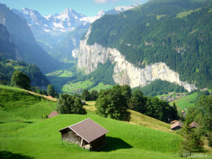 swiss house logo