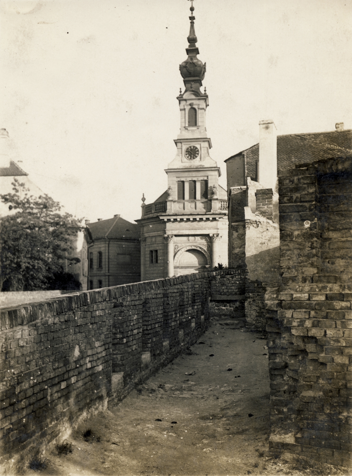 Magyarország, budai Vár, Budapest I., Budavári Evangélikus templom az Anjou (Prímás) bástya felől nézve., 1935, Kármentő Éva, Budapest, Fortepan #131110