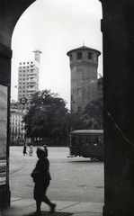 Olaszország, Torino, Piazza Castello a Via Giuseppe Verdi felől nézve, balra a Torre Littoria magasház, jobbra a Palazzo Madama., 1935, Orbán György, Fortepan #131471