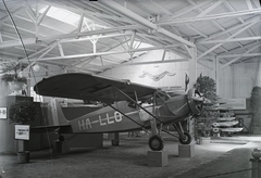Magyarország, Városliget, Budapest XIV., »Árumintavásár, Hertelendy Antal, Fairchild amerikai sportrepülőgépe.« Leltári jelzet: 1333, 1935, Magyar Műszaki és Közlekedési Múzeum / Archívum / Negatívtár / Magyar Nemzeti Múzeum Történeti Képcsarnok gyűjteménye, repülőgép, Fairchild-márka, Fairchild 24C, Budapest, Fortepan #132644