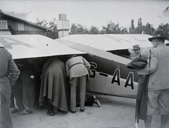 Magyarország, Mátyásföldi repülőtér, Budapest XVI., angol Push-Moth (De Havilland) 3 üléses sportrepülőgép 120 LE Gypsy motorral. Leltári jelzet: 1569, 1935, Magyar Műszaki és Közlekedési Múzeum / Archívum / Negatívtár / Magyar Nemzeti Múzeum Történeti Képcsarnok gyűjteménye, repülőgép, De Havilland-márka, Budapest, De Havilland Puss Moth, Fortepan #132708
