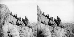 A felvétel 1900 előtt készült., 1900, SZTFH Földtani Szolgálatának gyűjteménye, Eötvös Loránd, sztereófotó, társaság, sziklán ülni, sziklamászás, Fortepan #303201