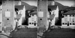 Olaszország, Pieve di Cadore, Piazza Tiziano, balra a Városháza, mögötte a Chiesa di Santa Maria Nascente. A felvétel 1900 előtt készült., 1900, SZTFH Földtani Szolgálatának gyűjteménye, Eötvös Loránd, ló, sztereófotó, lakóház, lépcső, napóra, plakát, Fortepan #303212