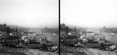 Magyarország, Gellérthegy, Budapest I., kilátás a Duna, a Széchenyi Lánchíd és a távolabb látható Országház felé. Előtérben a Tabán, balra a Szent Demeter szerb templom és az Alexandriai Szent Katalin-templom. A felvétel 1894-95 körül készült., 1900, SZTFH Földtani Szolgálatának gyűjteménye, Eötvös Loránd, sztereófotó, templom, folyó, híd, látkép, gőzhajó, Budapest, Fortepan #303330