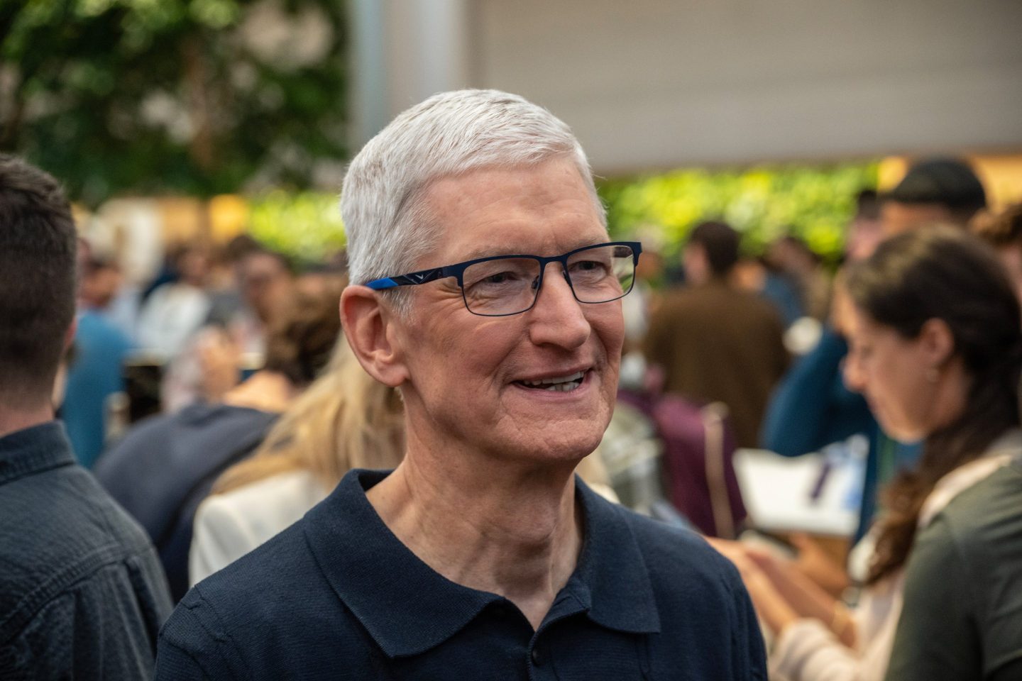 Apple’s Cook joins CEO summit with China premier as economy sags