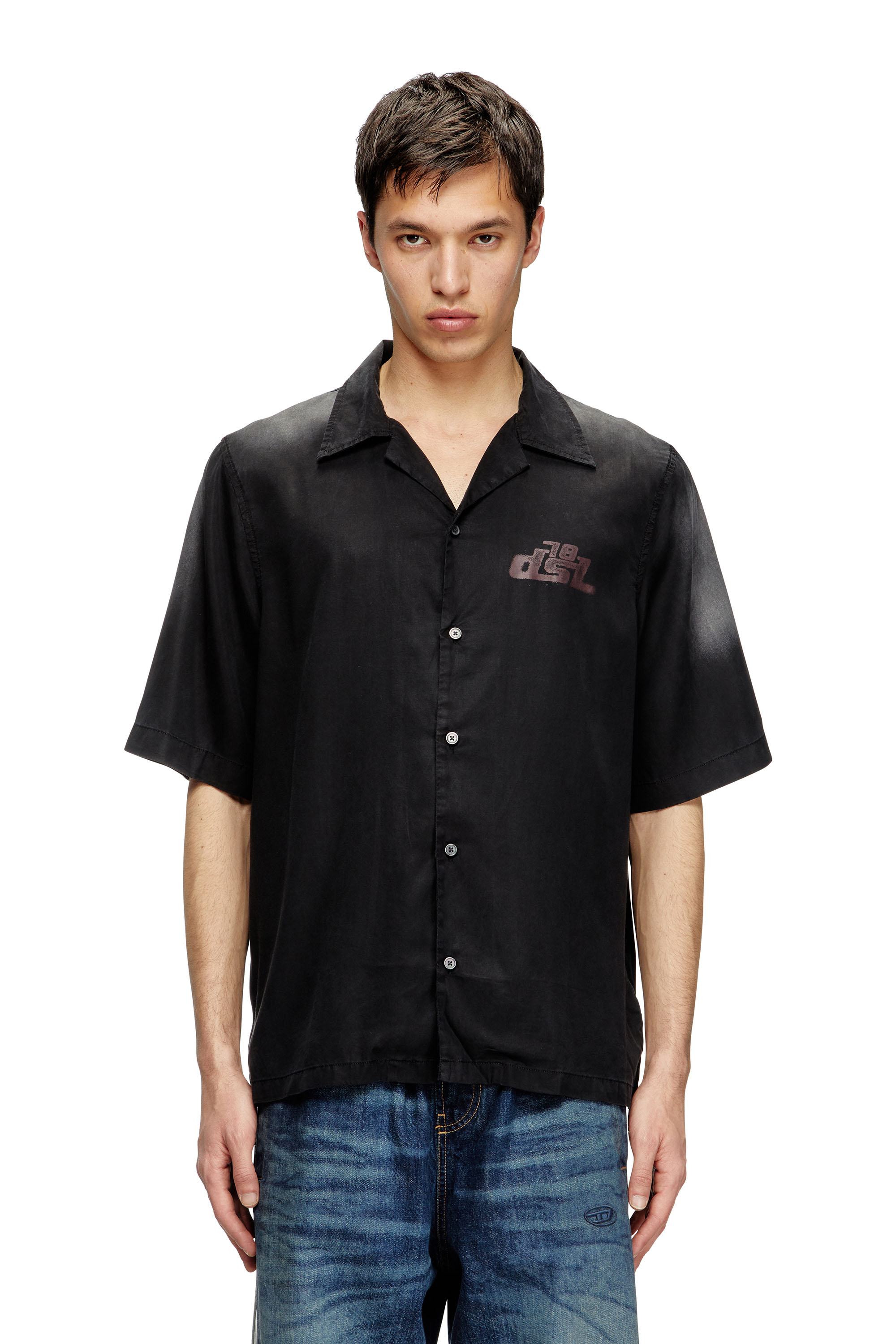 Diesel - S-ELLY, Chemise bowling délavée avec imprimés à logo Homme in Noir - 1